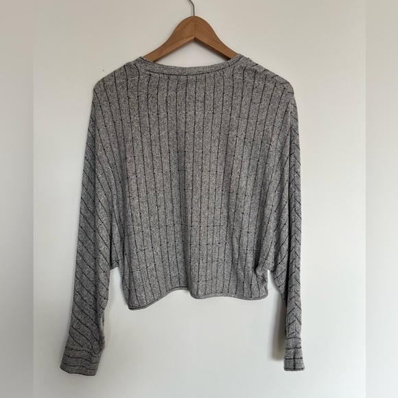 Gray oversized Dynamite crop  top - Picture 3 of 6